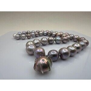 19'' Gray Bronze Edison Pearl Necklace with Mabe Pendant in the Center